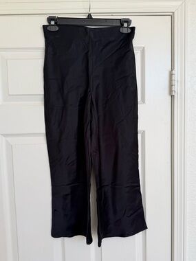 Anthropologie Silky Black Capri Pants Ruffle Size‎ XS Elastic Waist